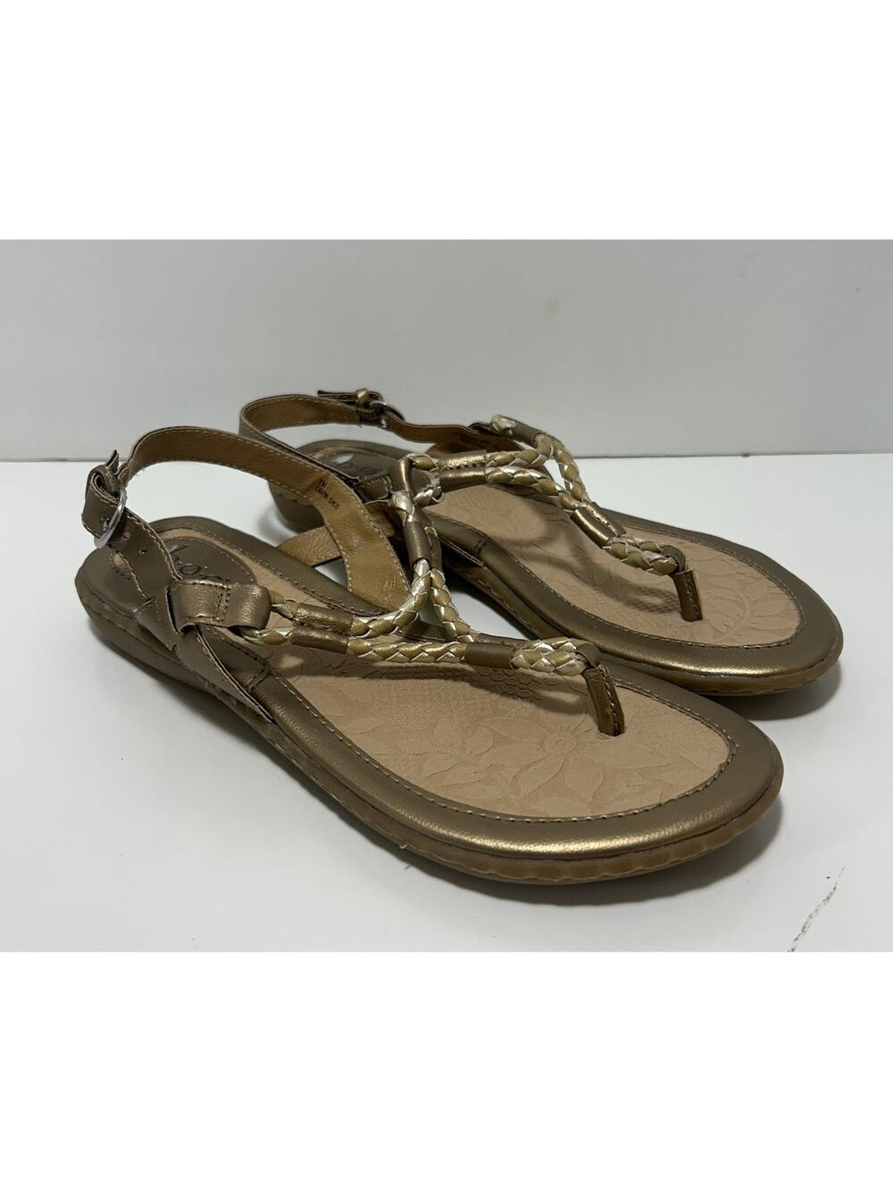 B.O.C. Born Concept Gladiator Strap Sandals Flat Bronze Buckle Closure Womens 7
